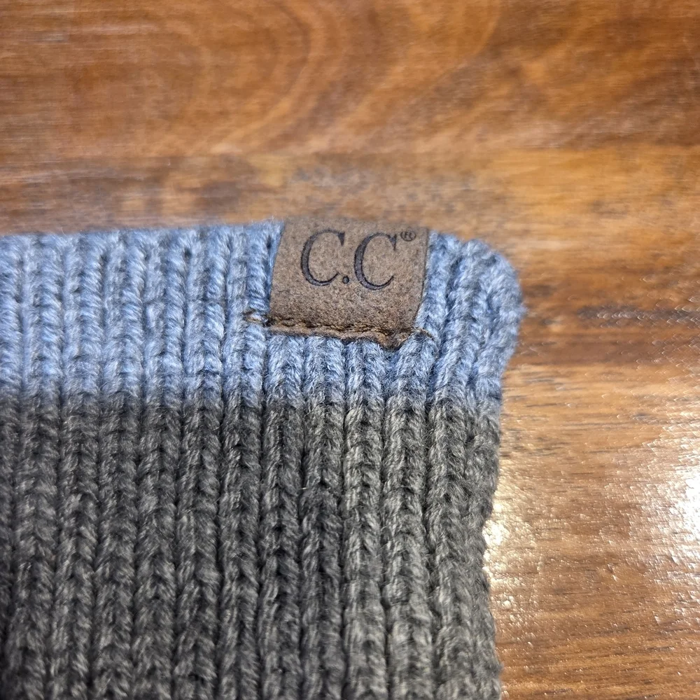 CC chunky cable knit touchscreen gloves Grey